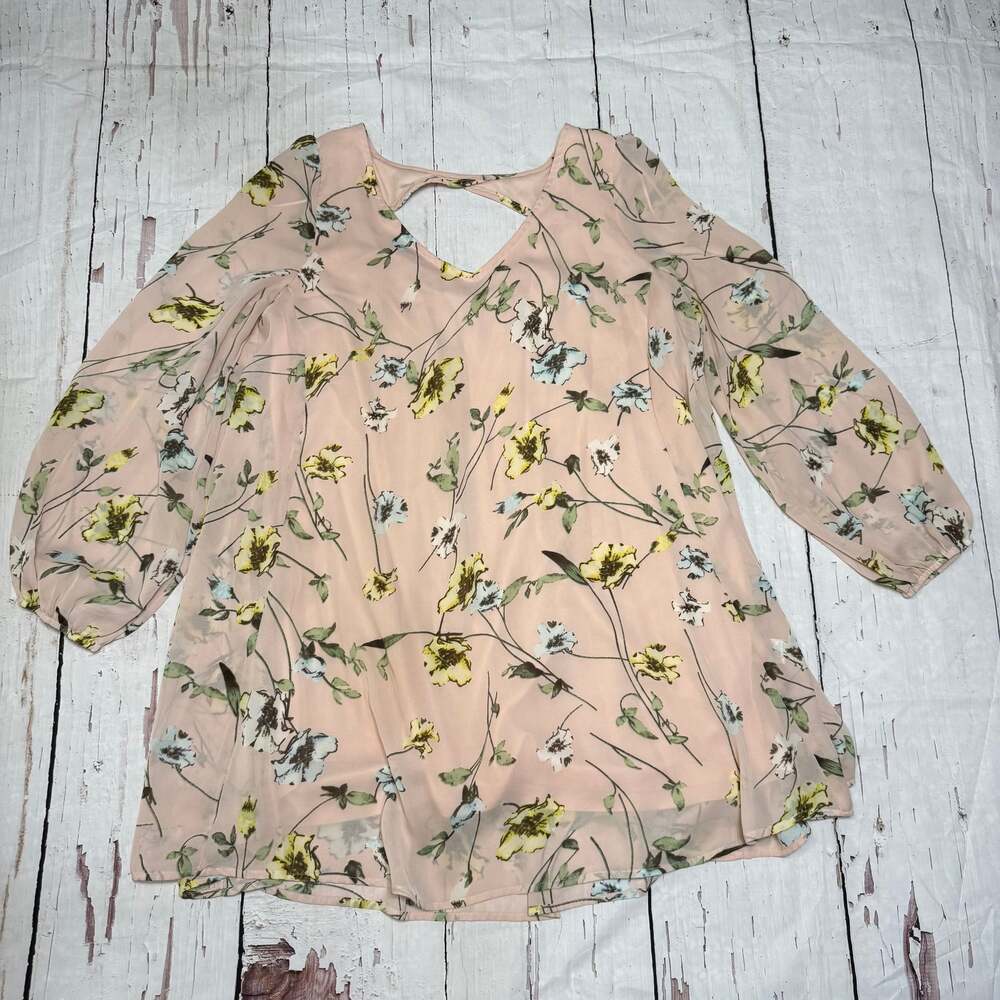 Entro Peach Pink Floral Long Sleeve V-Neck Keyhole‎ Back Blouse
